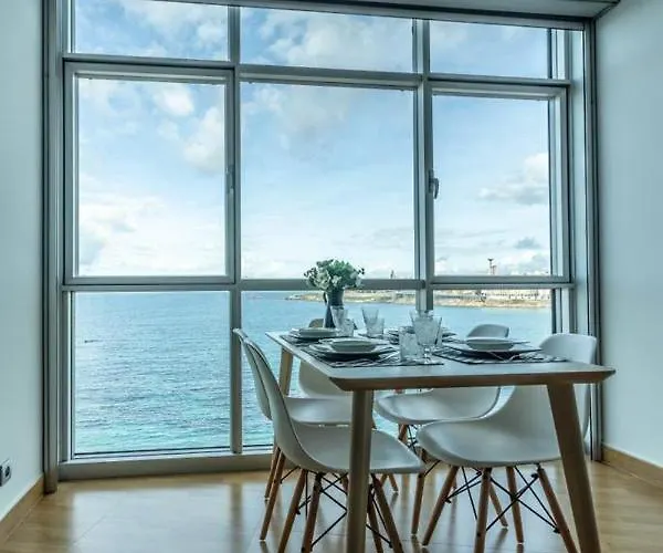 Vivienda Con Increibles Vistas A La Playa De Riazor アパート *
