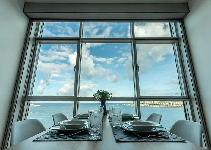 Vivienda Con Increibles Vistas A La Playa De Riazor ア・コルーニャ